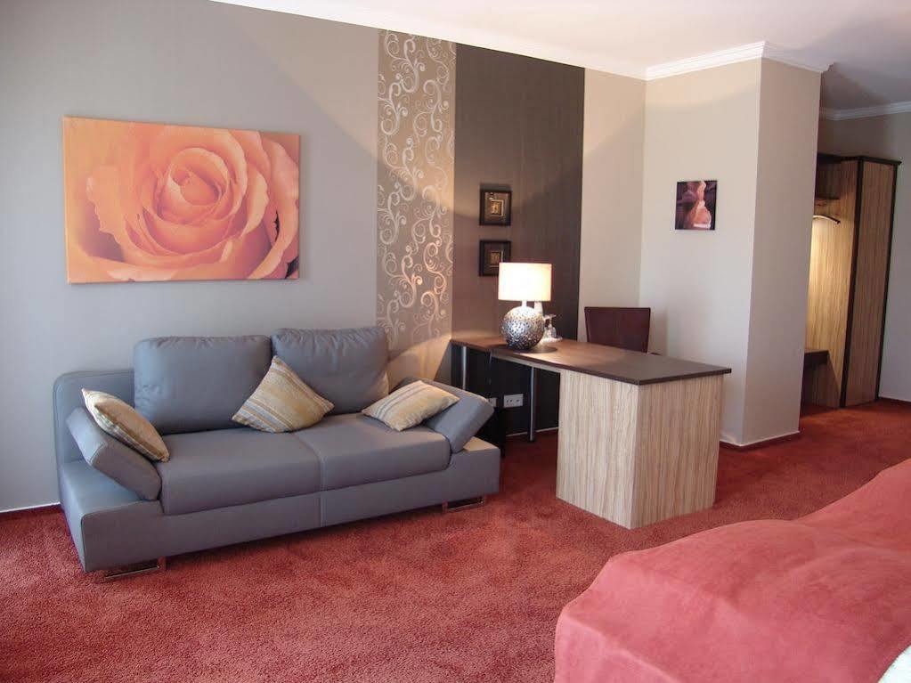 M13 Hotel Riol Εξωτερικό φωτογραφία